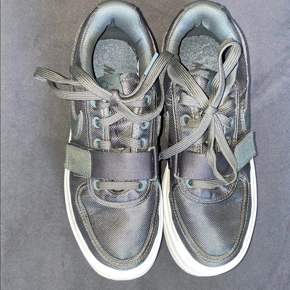 Nike Gray Sneakers - Picture 2 of 6